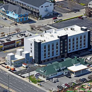 **** Hotel Country & By Radisson Ocean United States