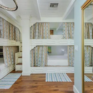  Hostel Smart Solution - Individual Private Bed-pods In Gorgeous Shared Space - Women Only Dorm In 5 - Coed House - Full-sized Mattresses In Individual Pods - With Built-in Private Storage - Gorgeous Shared - Affordable Luxury - Sparrow House United States